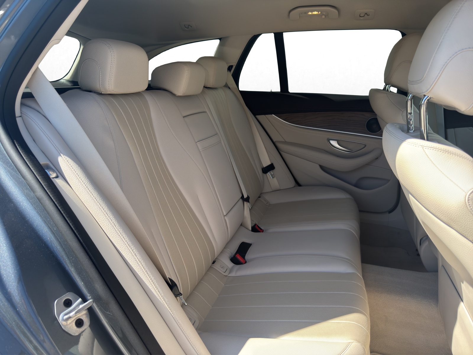 MERCEDES-BENZ E 200 Exclusive 4Matic T-Modell-image-13
