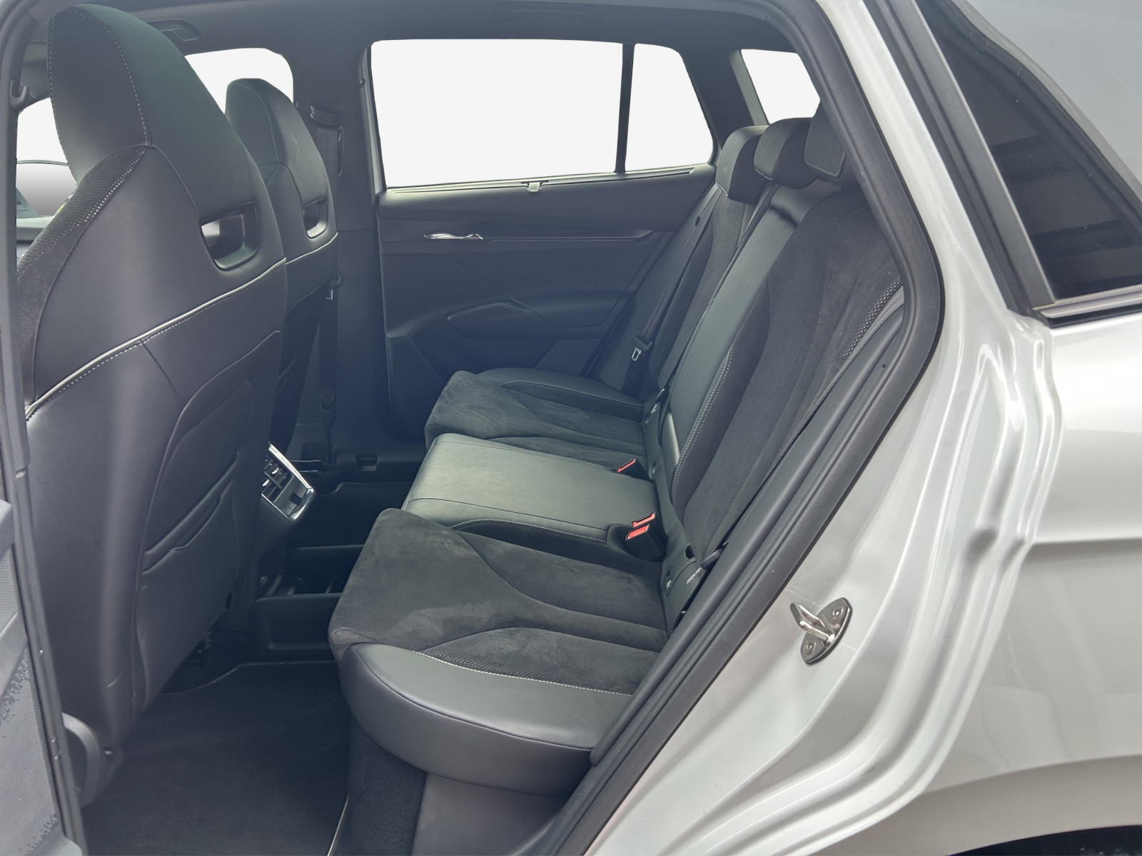 SKODA Enyaq iV 80 SportLine Ultra-image-11