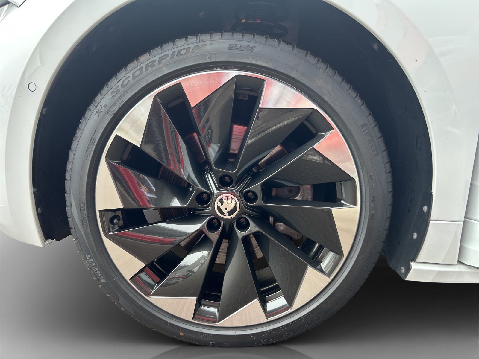 SKODA Enyaq iV 80 SportLine Ultra-image-15