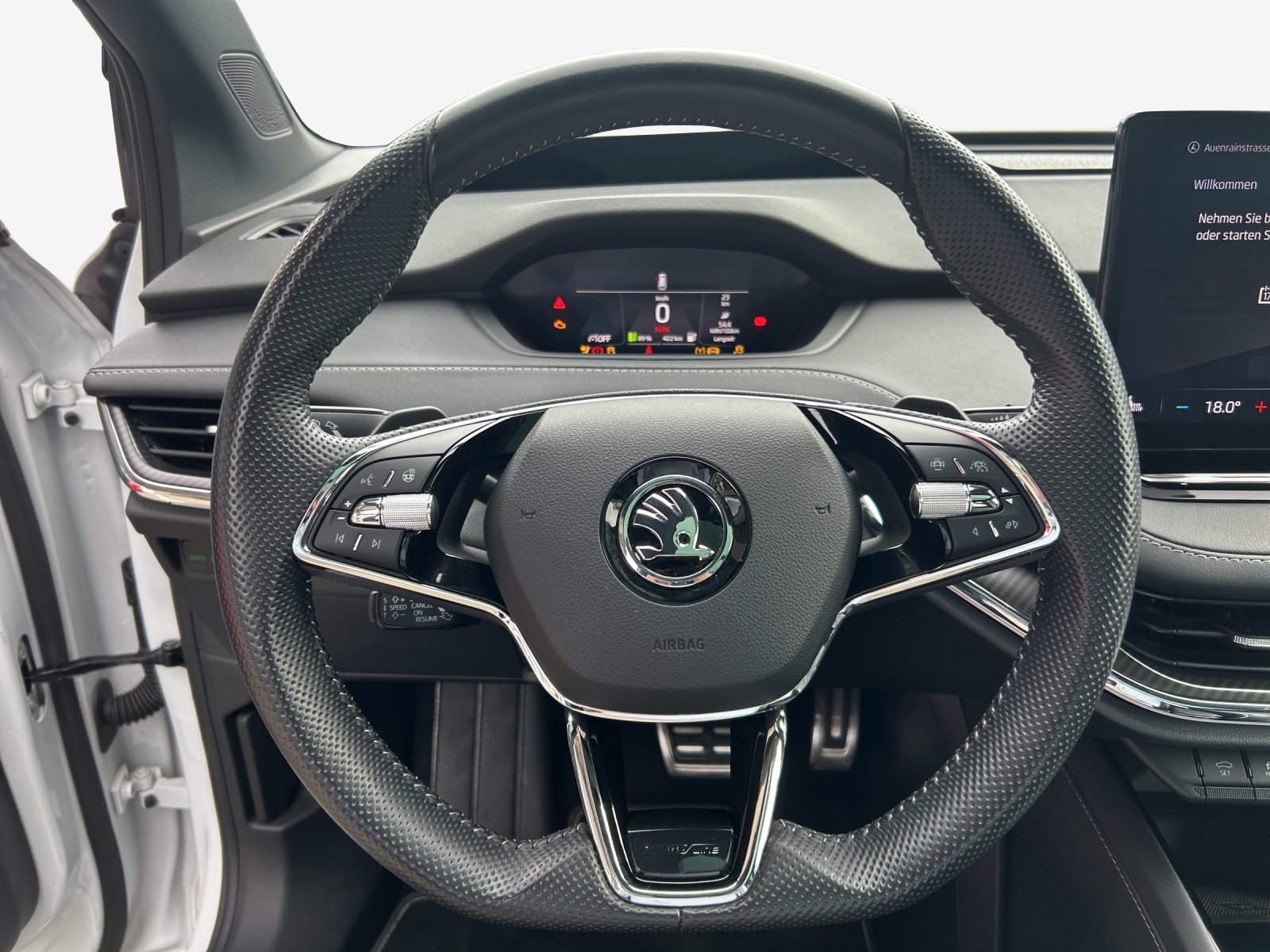 SKODA Enyaq iV 80 SportLine Ultra-image-9