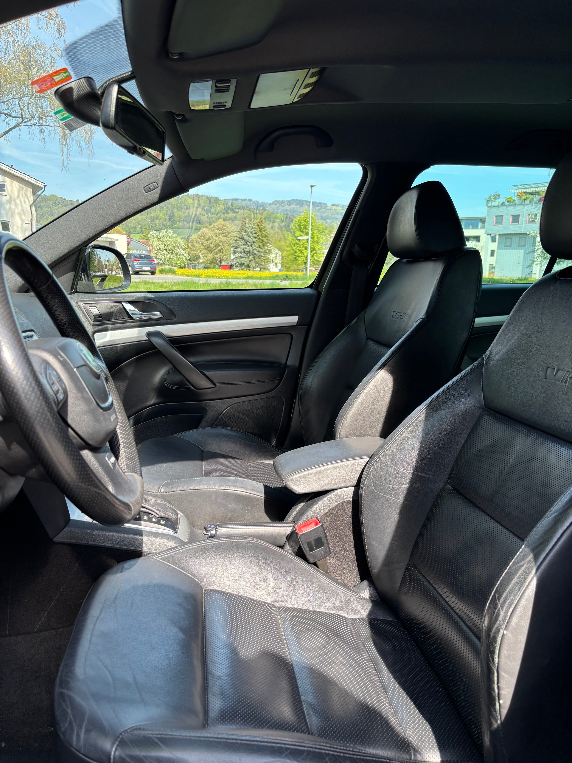 SKODA Octavia Combi 2.0 TSI RS DSG-image-12