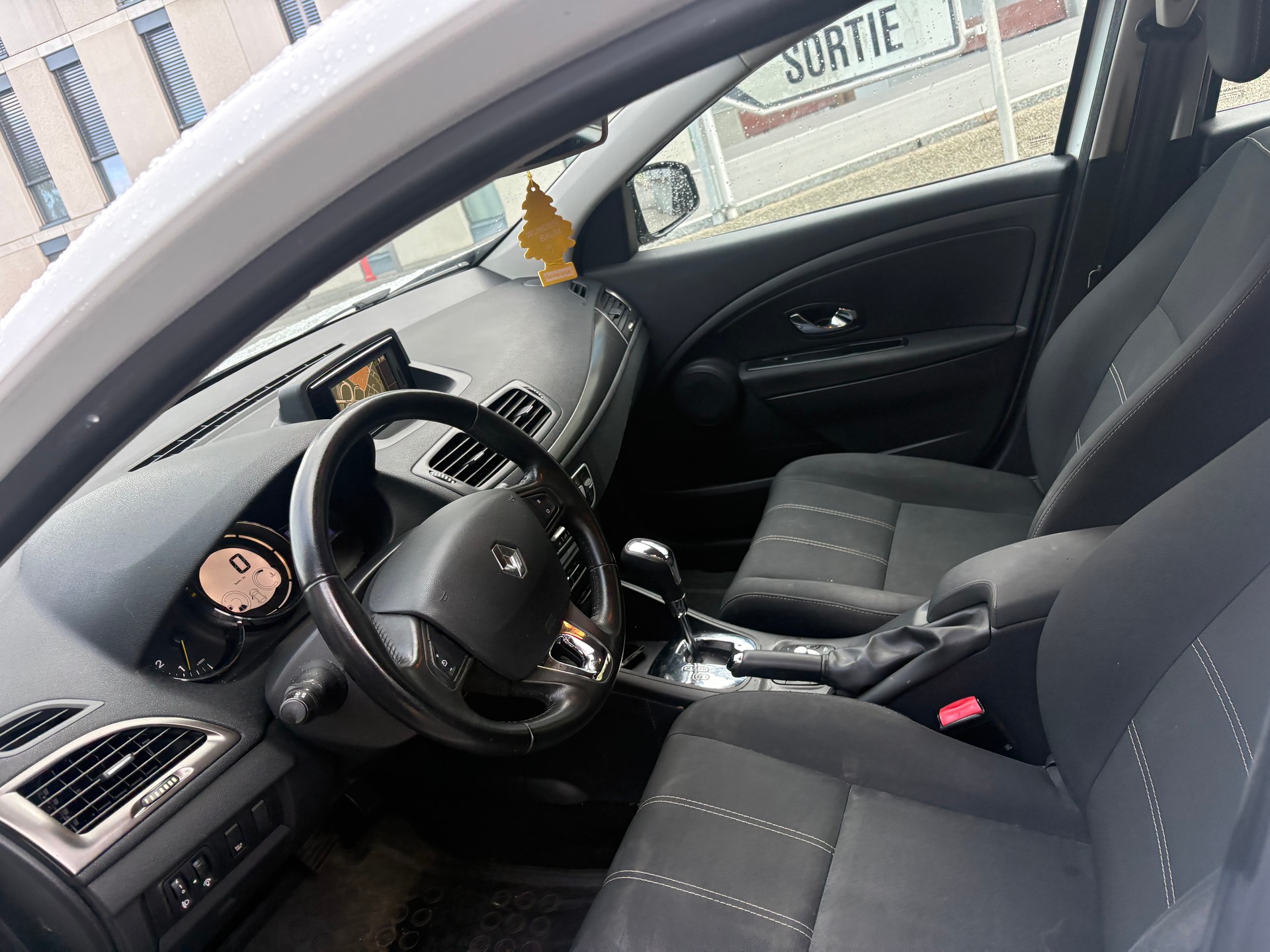 RENAULT Mégane Grandtour 1.5 dCi Bose EDC-image-7