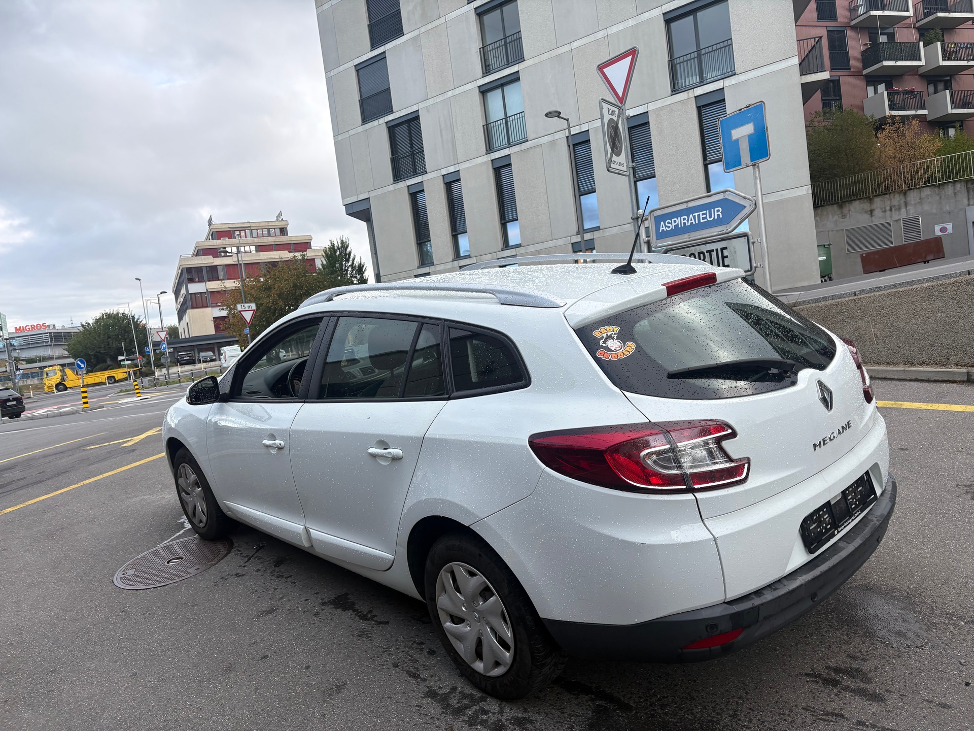 RENAULT Mégane Grandtour 1.5 dCi Bose EDC-image-6