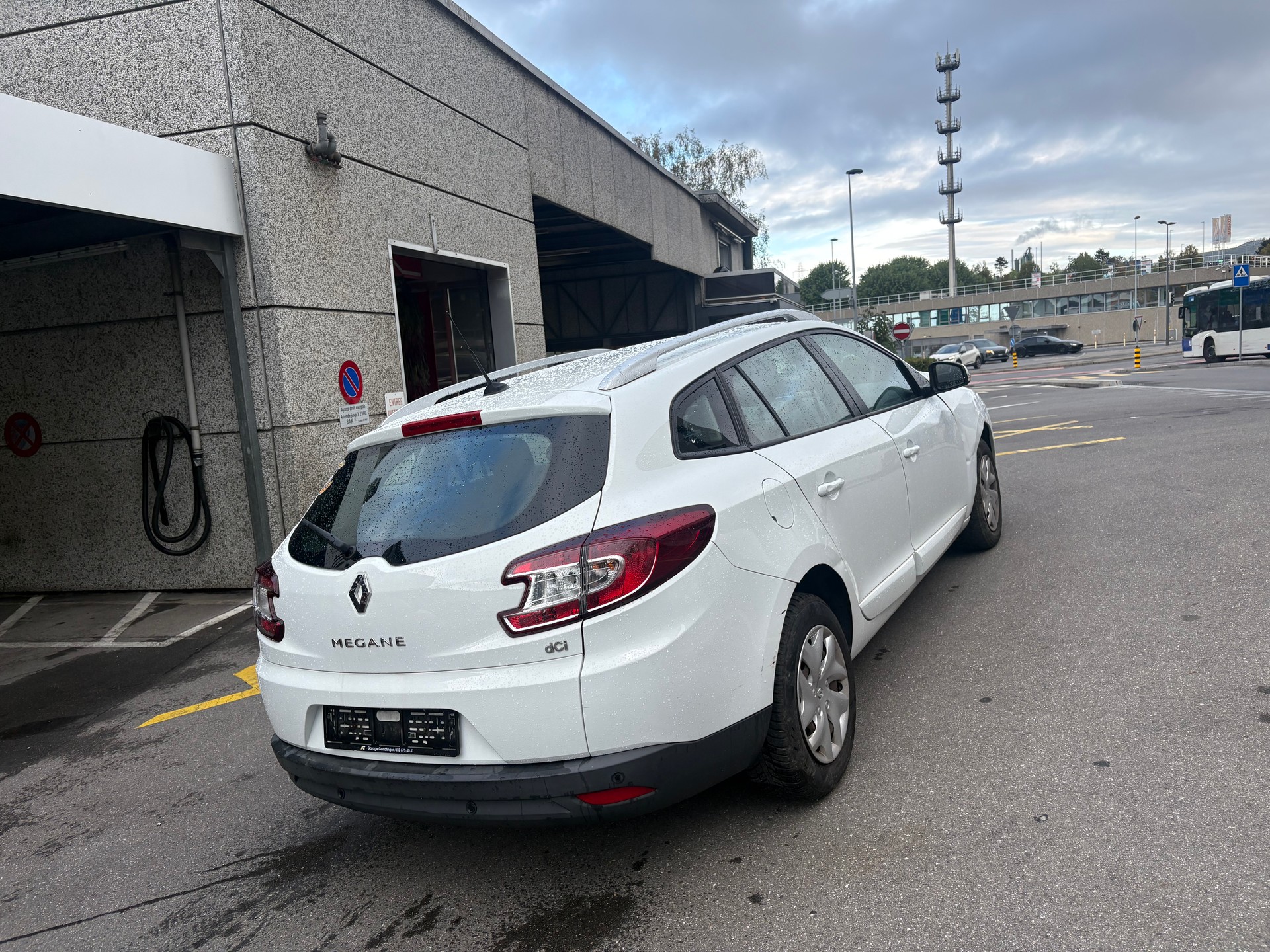 RENAULT Mégane Grandtour 1.5 dCi Bose EDC-image-10