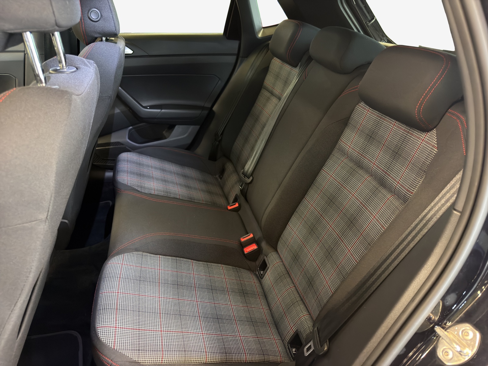 VW Polo 2.0 TSI GTI DSG-image-11