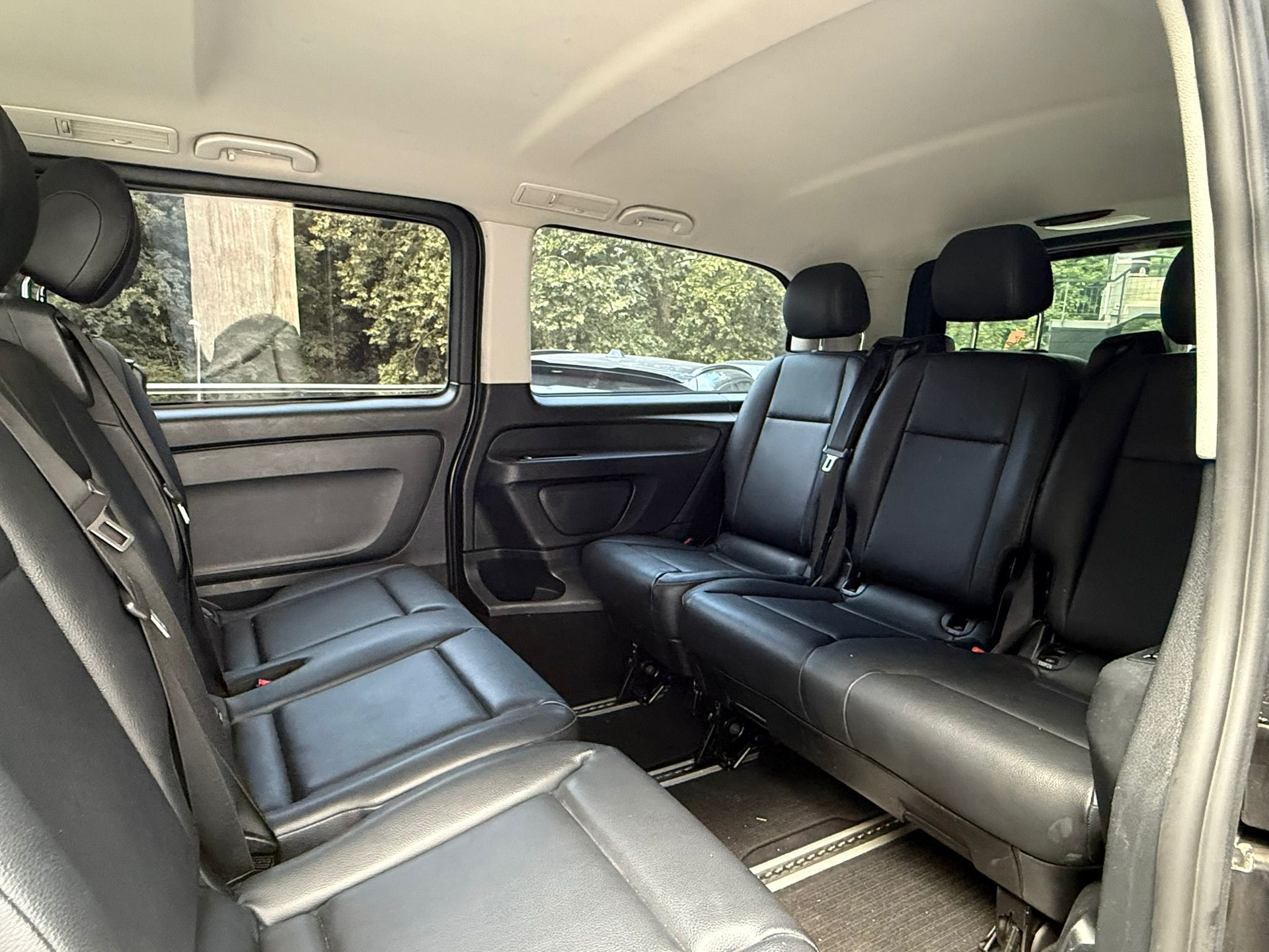 MERCEDES-BENZ Vito 114 BlueTec Tourer Select 7G-Tronic-image-9