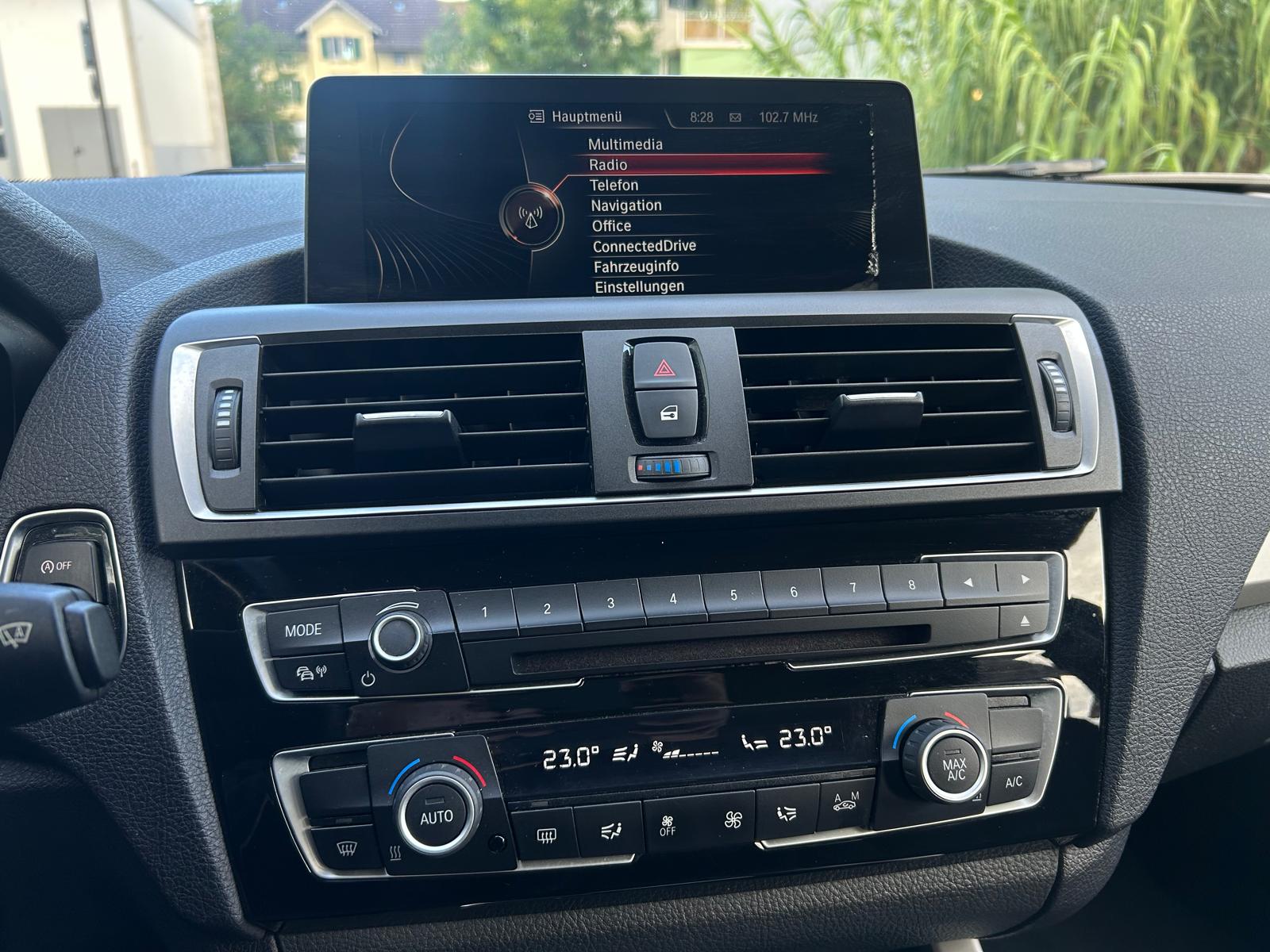 BMW 118i-image-14