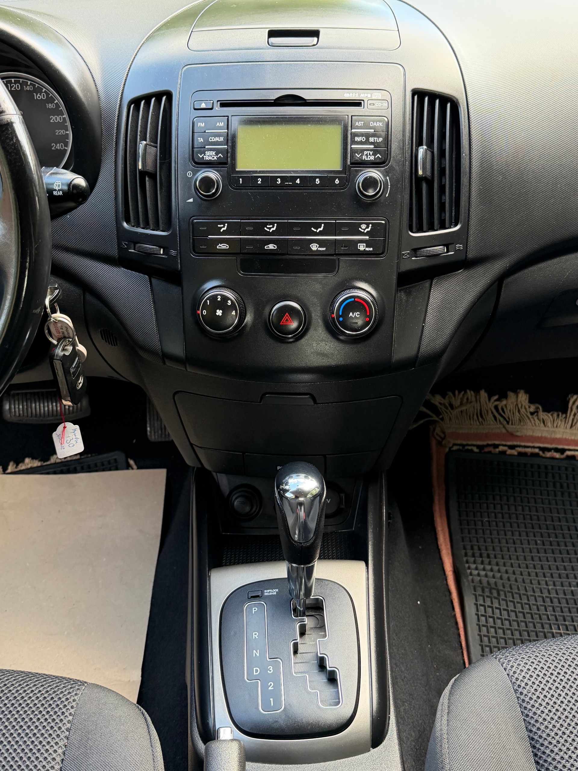HYUNDAI i30 Wagon 1.6 Style Automatic-image-12