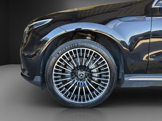 MERCEDES-BENZ EQC 400 AMG Line 4Matic-image-4