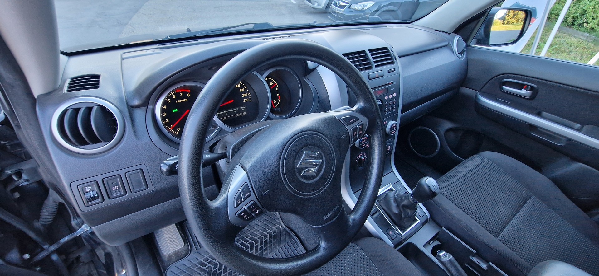 SUZUKI Grand Vitara 2.4 16V GL Top-image-8