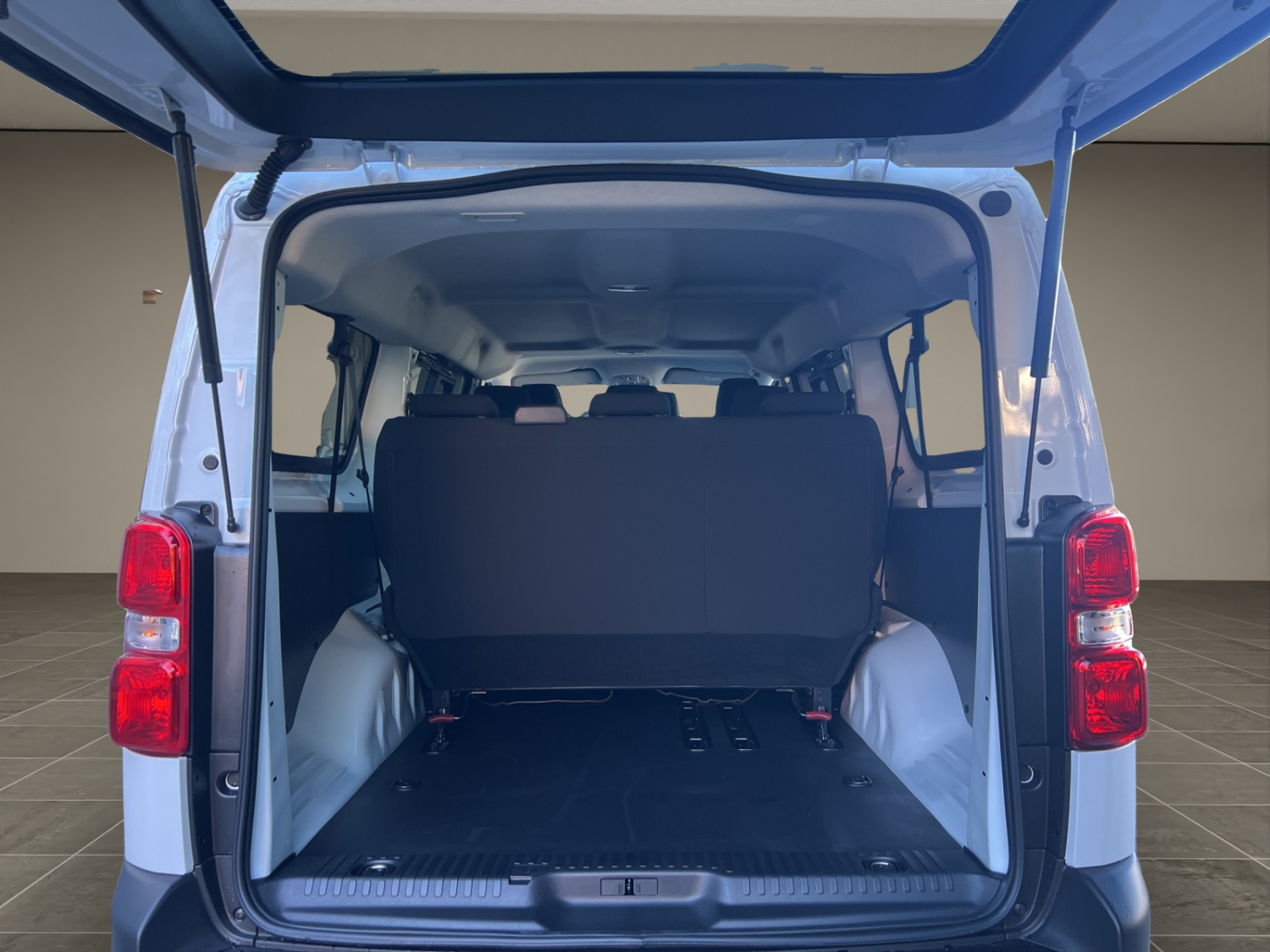 TOYOTA PROACE Verso L2 2.2 D Comfort-image-19