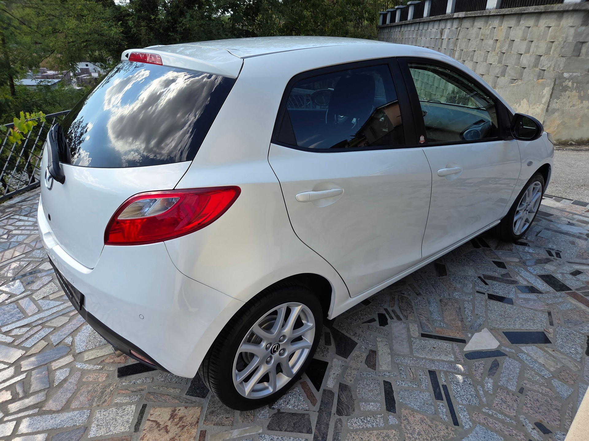 MAZDA 1.3 84 MZR Suisse Edition+-image-4