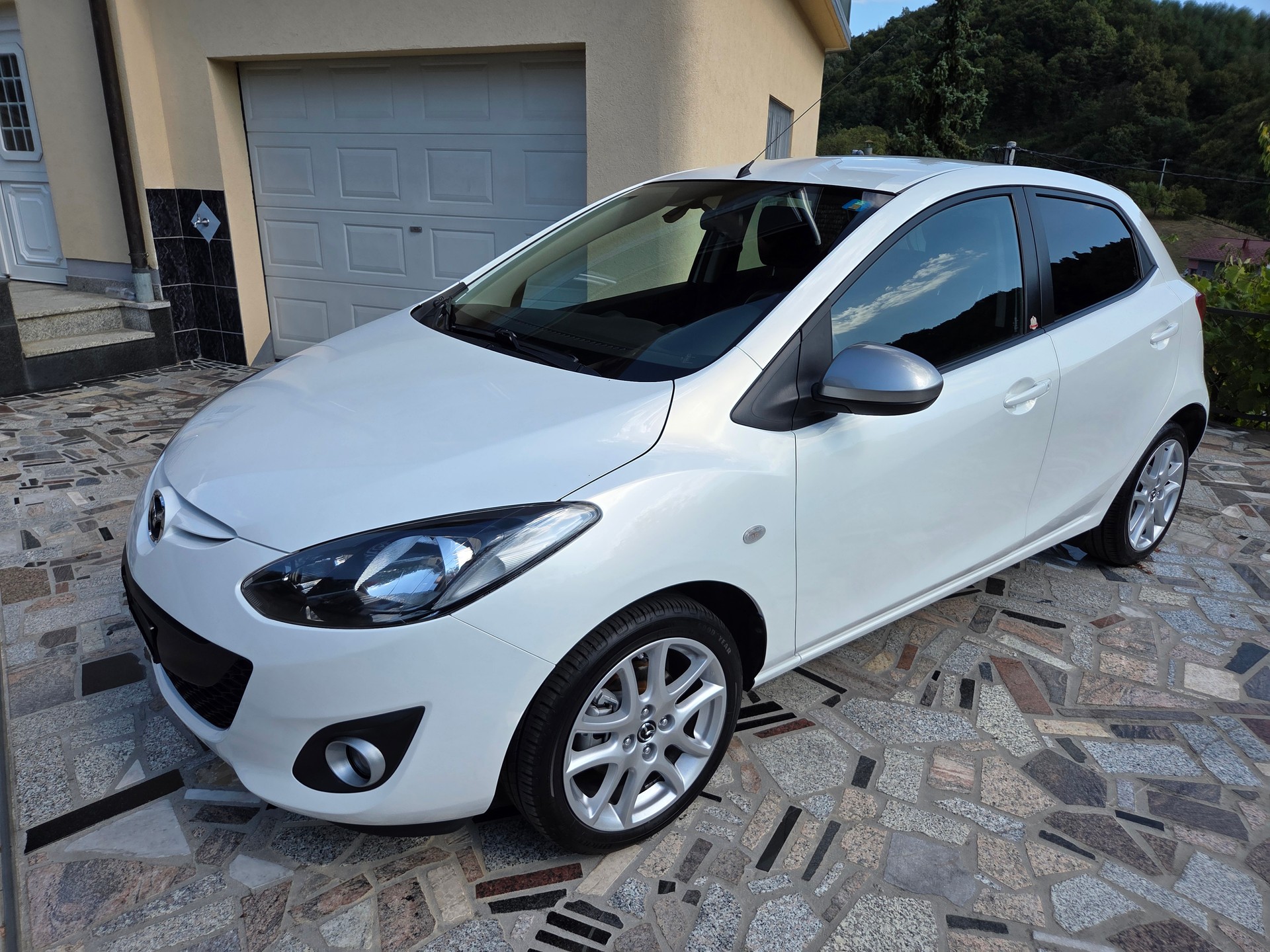 MAZDA 1.3 84 MZR Suisse Edition+-image-0