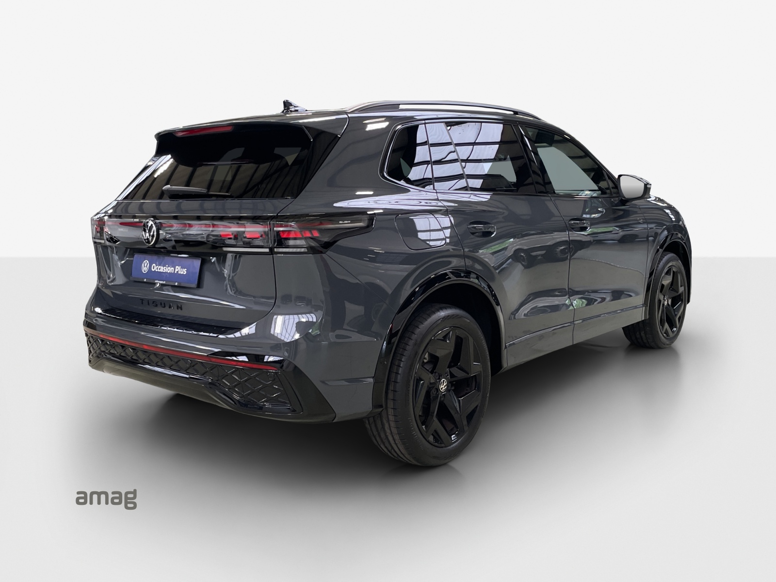 VW Tiguan 2.0 TSI DSG R-Line 4Motion-image-4