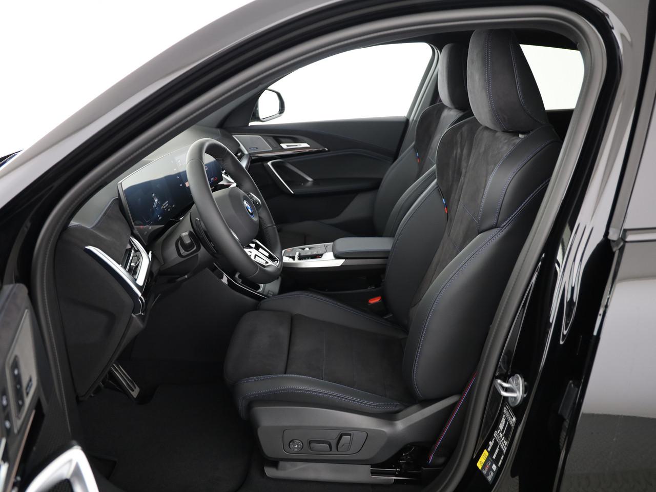 BMW iX2 30 xDrive-image-26