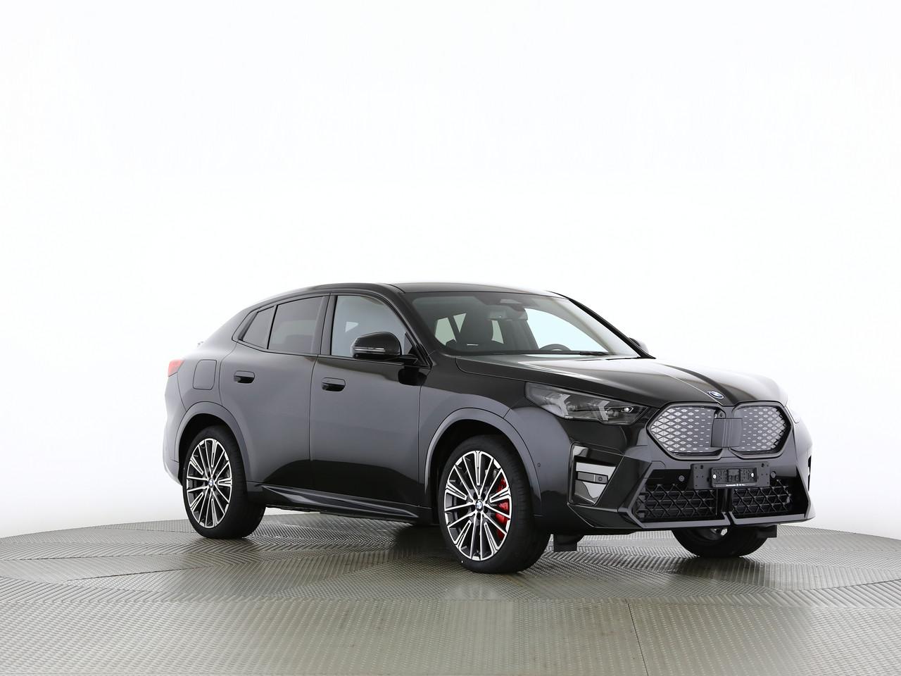 BMW iX2 30 xDrive-image-21