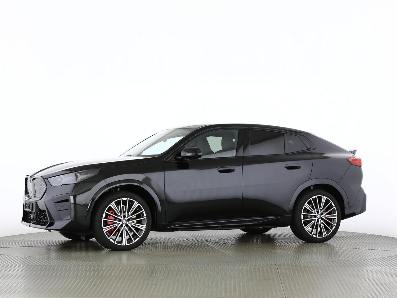 BMW iX2 30 xDrive-image-4
