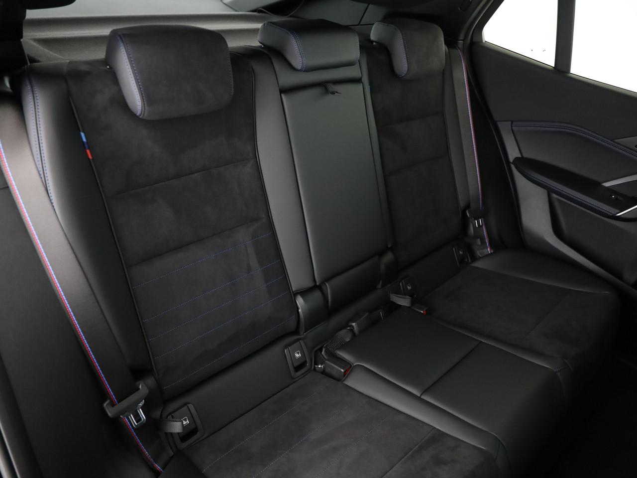 BMW iX2 30 xDrive-image-25