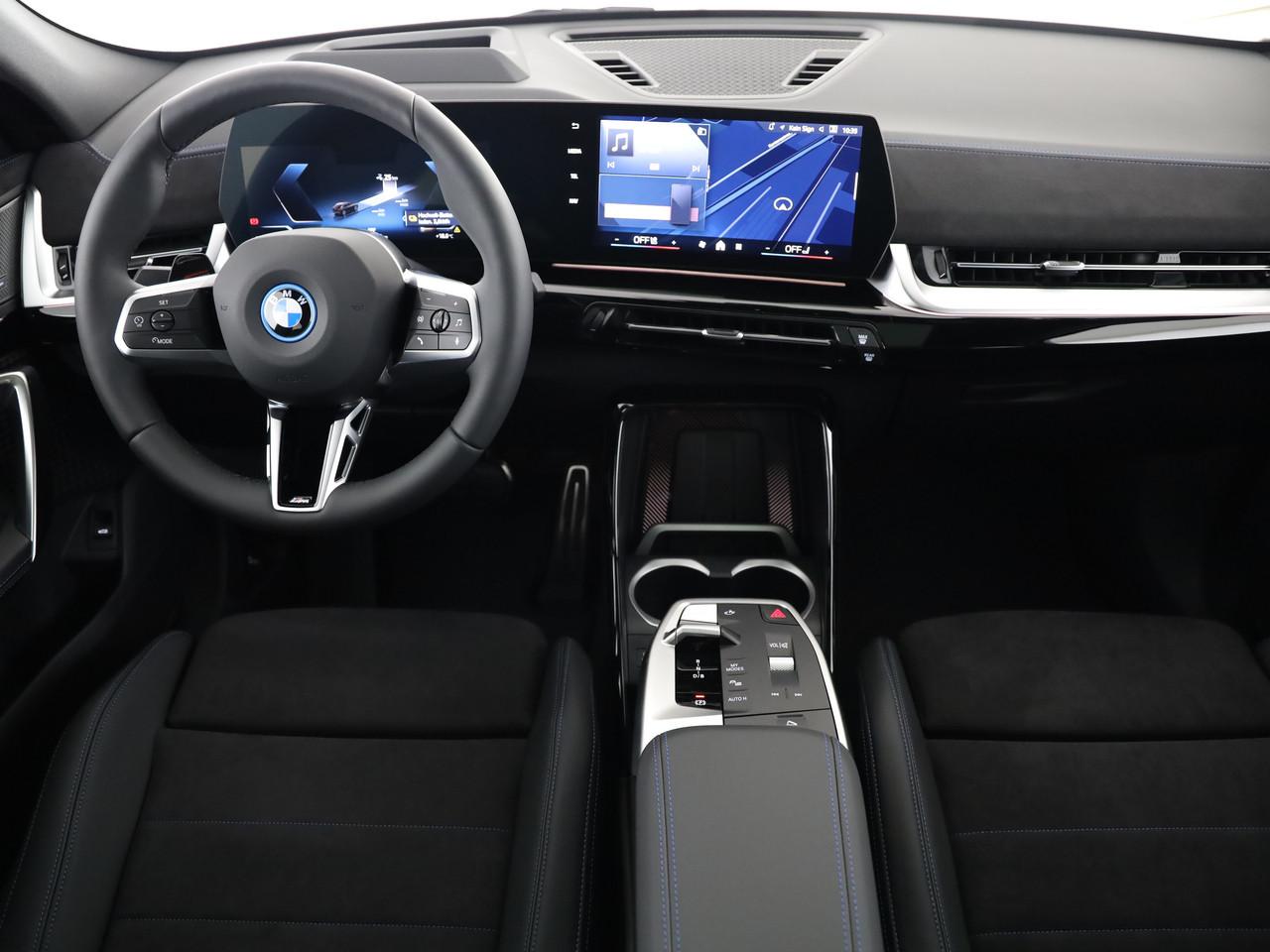 BMW iX2 30 xDrive-image-27