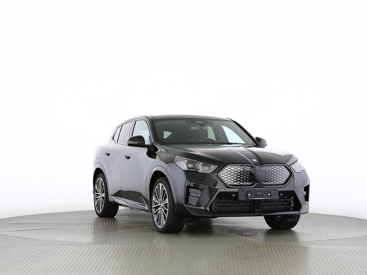 BMW iX2 30 xDrive-image-22