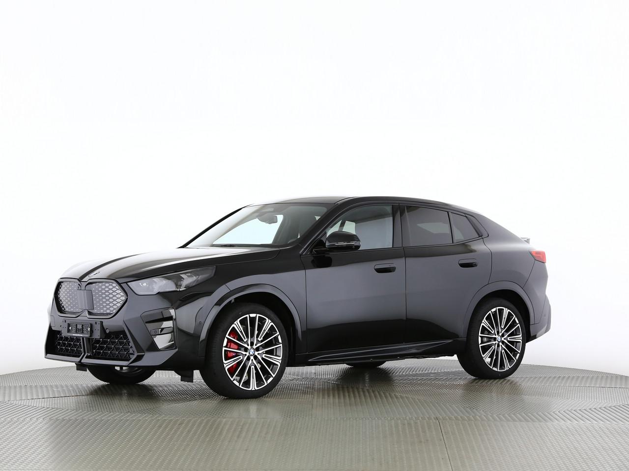 BMW iX2 30 xDrive-image-3