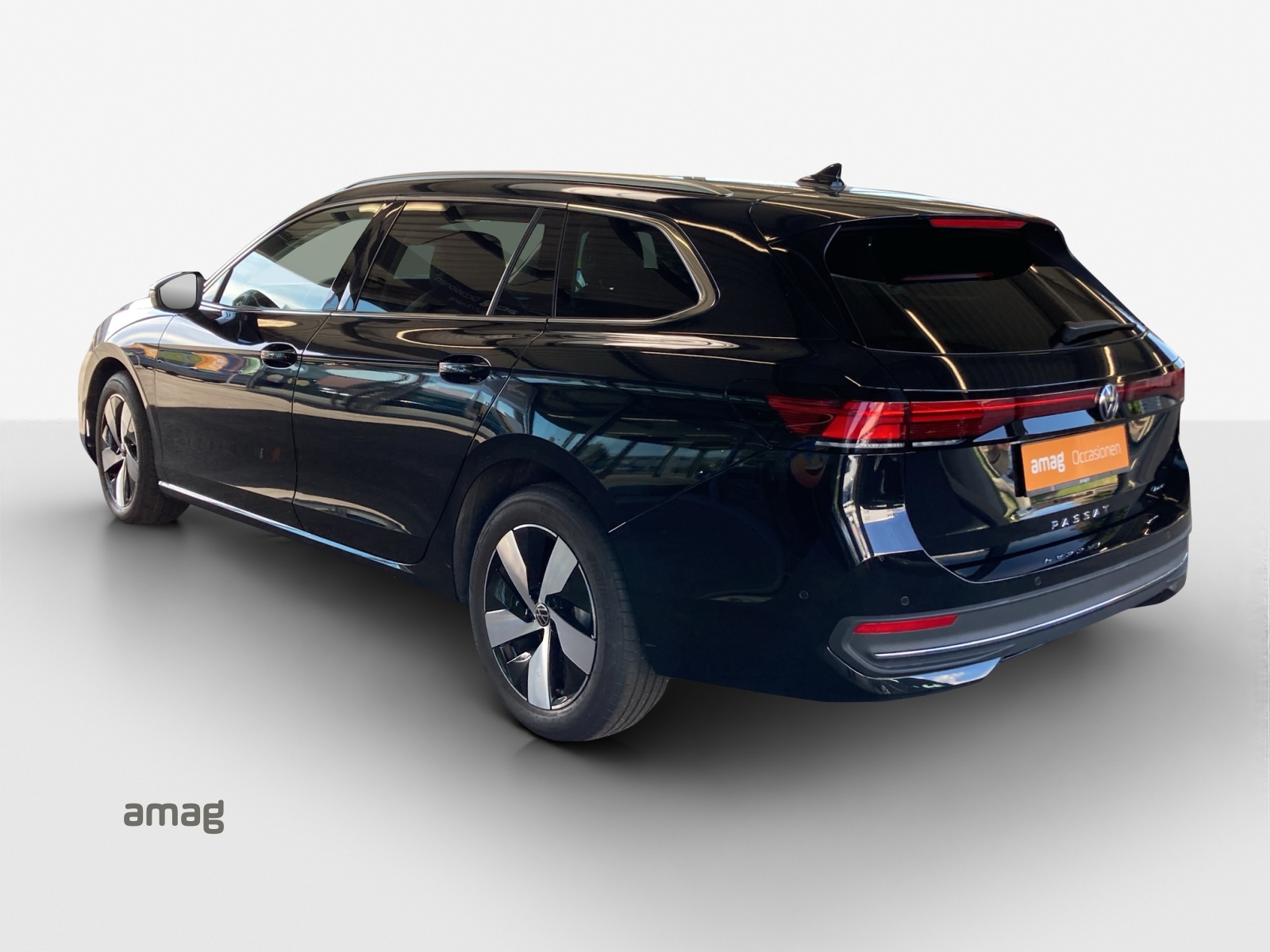 VW Passat Variant 2.0 TDI evo Business 4 Motion DSG-image-2