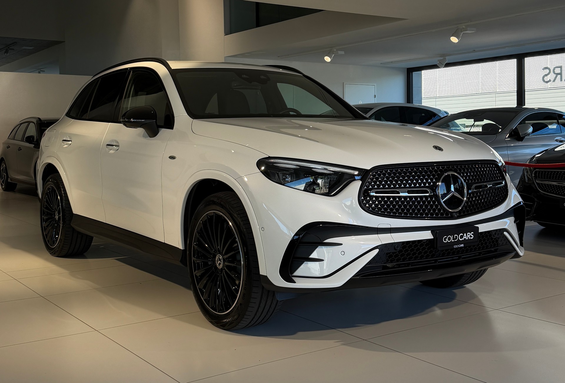 MERCEDES-BENZ GLC 300 e AMG-Line 4Matic 9G-Tronic-image-0