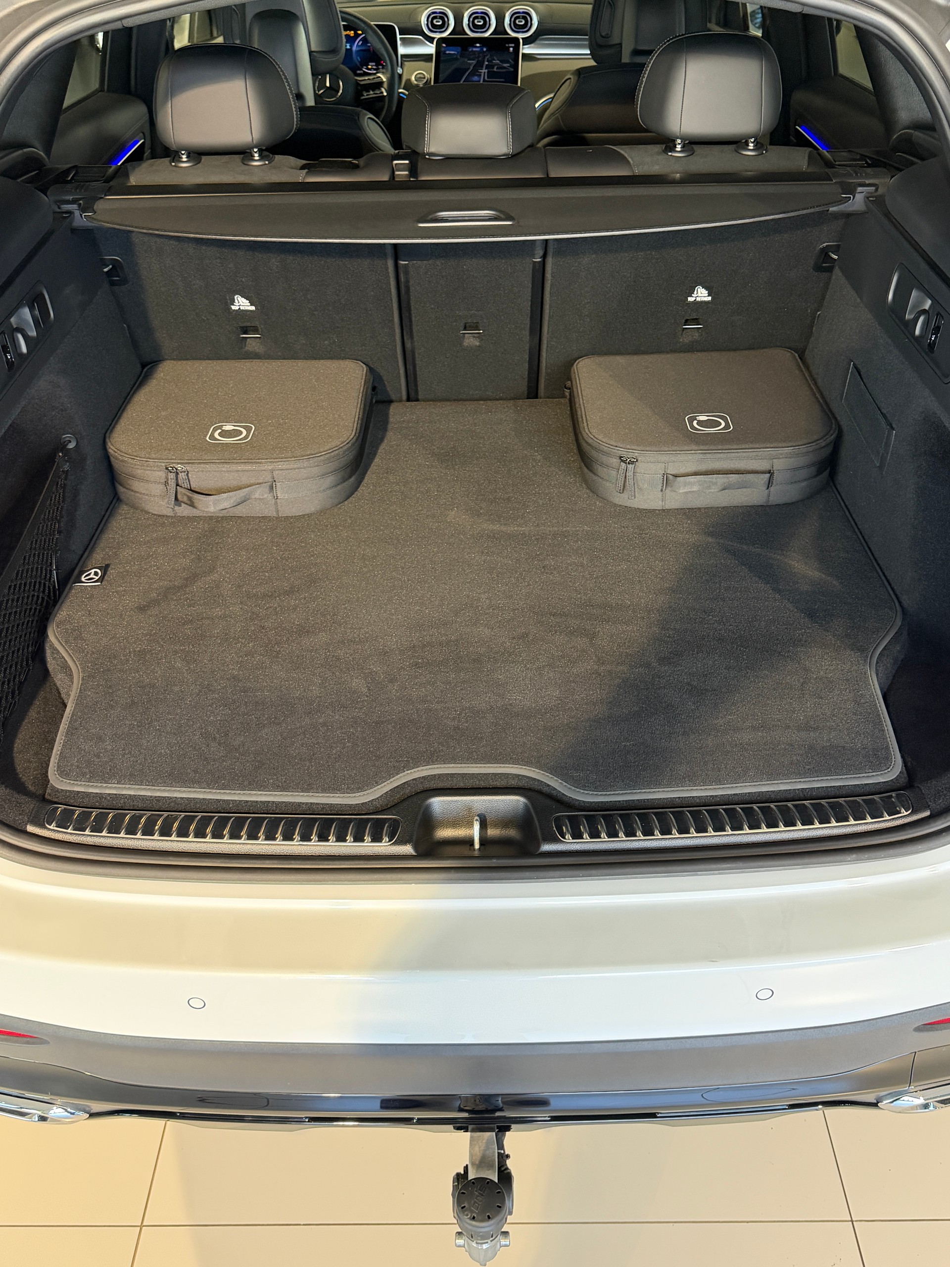 MERCEDES-BENZ GLC 300 e AMG-Line 4Matic 9G-Tronic-image-15