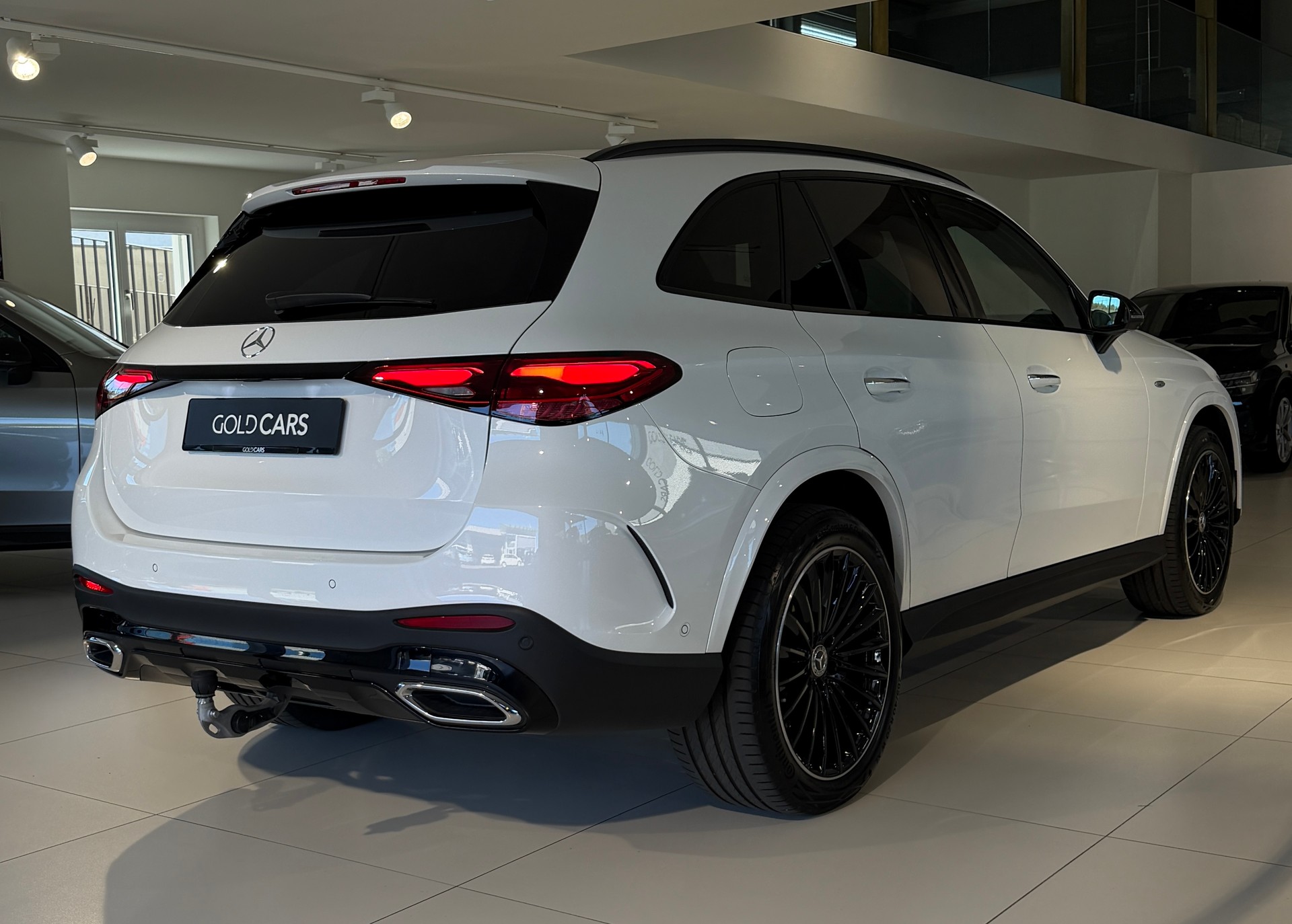 MERCEDES-BENZ GLC 300 e AMG-Line 4Matic 9G-Tronic-image-7