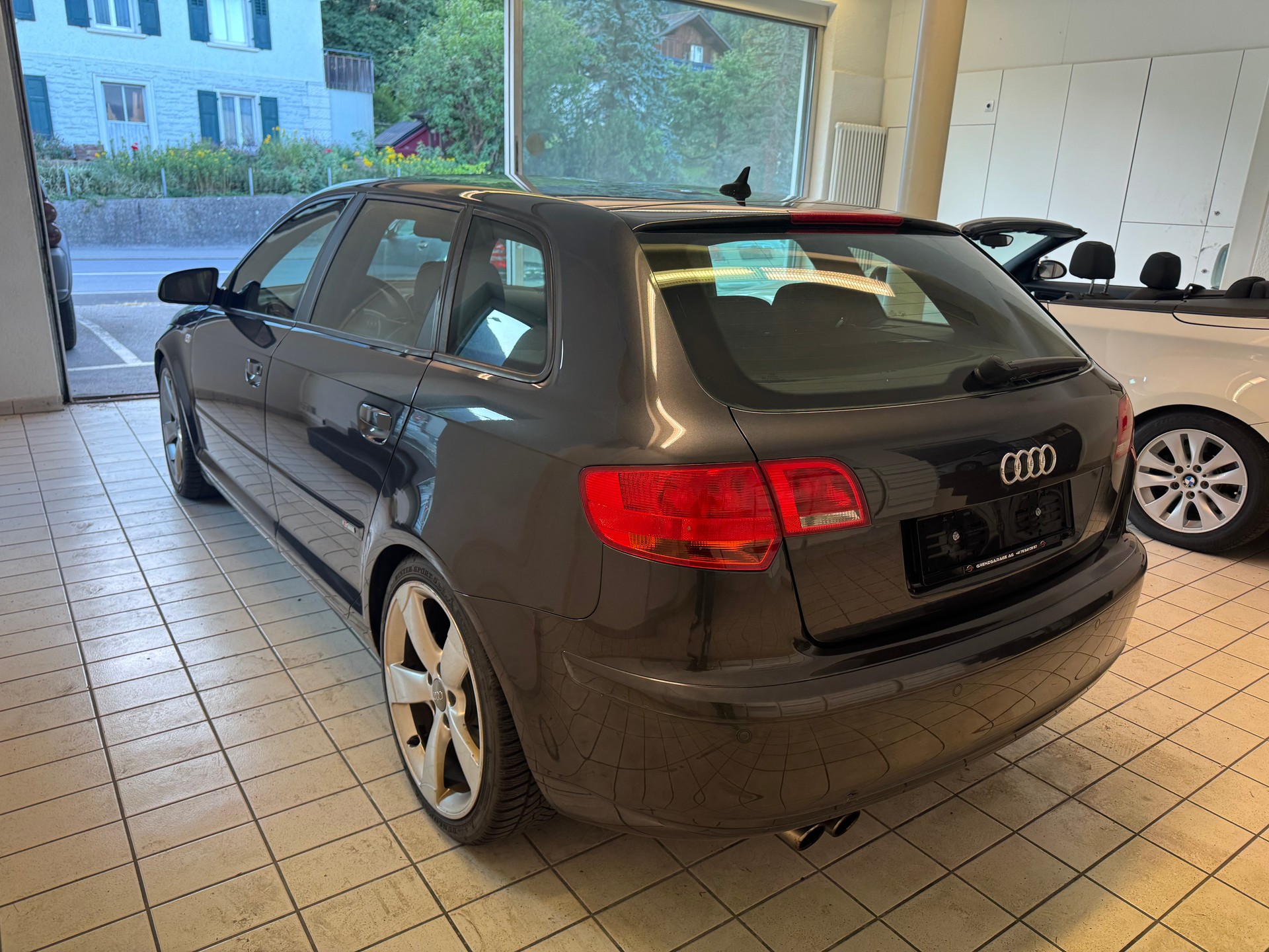 AUDI A3 Sportback 2.0 Turbo FSI Ambition quattro-image-6