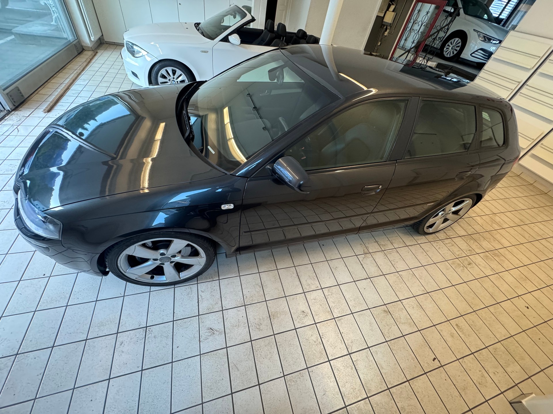 AUDI A3 Sportback 2.0 Turbo FSI Ambition quattro-image-3