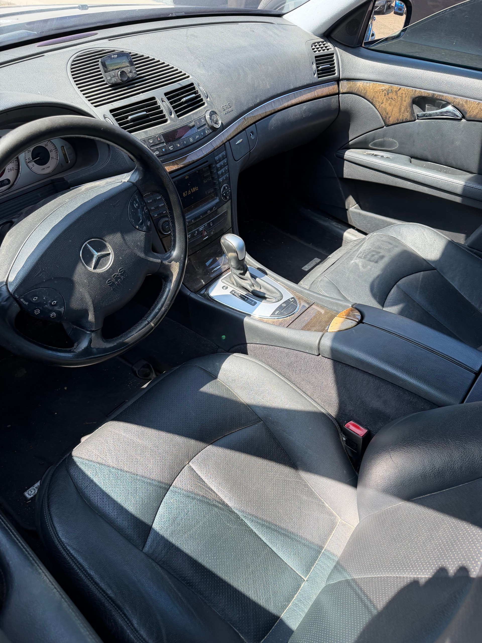 MERCEDES-BENZ E 320 Elégance Automatic-image-8