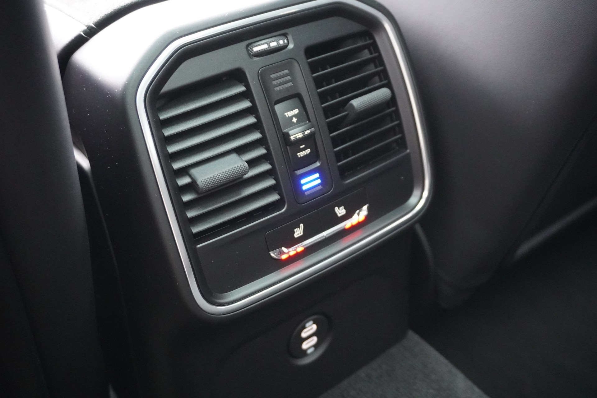 PORSCHE Macan GTS PDK-image-15