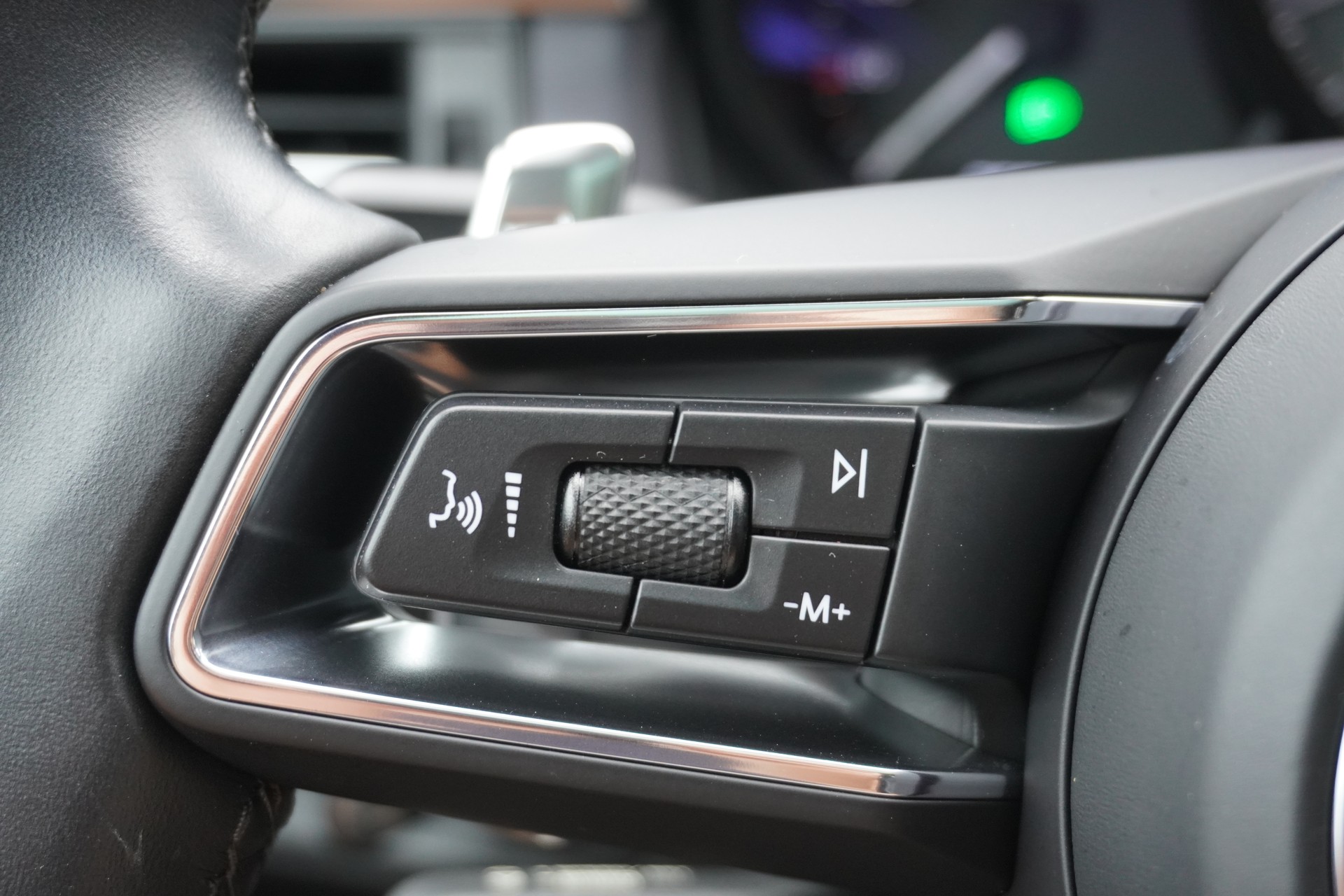 PORSCHE Macan GTS PDK-image-44