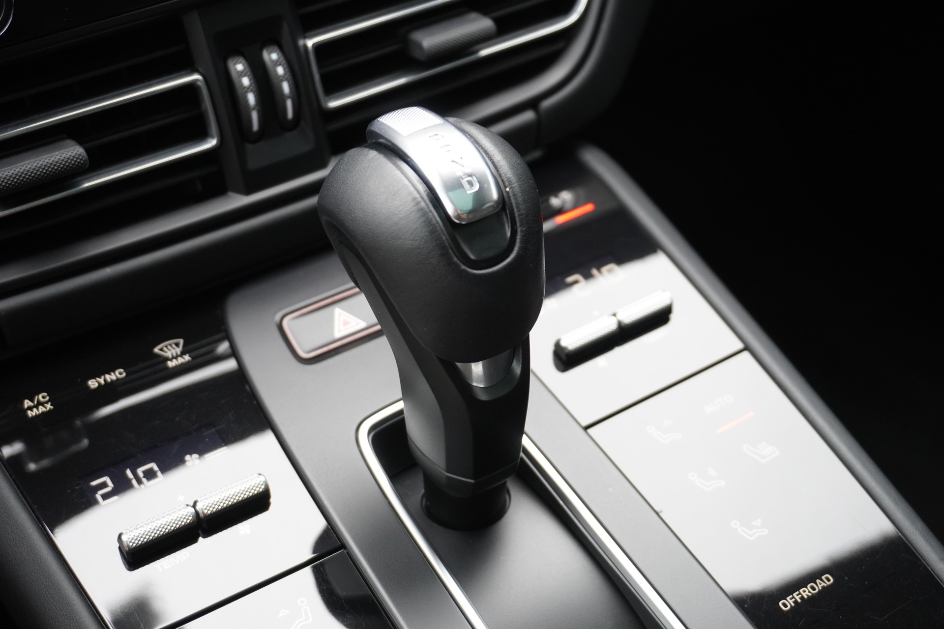 PORSCHE Macan GTS PDK-image-18