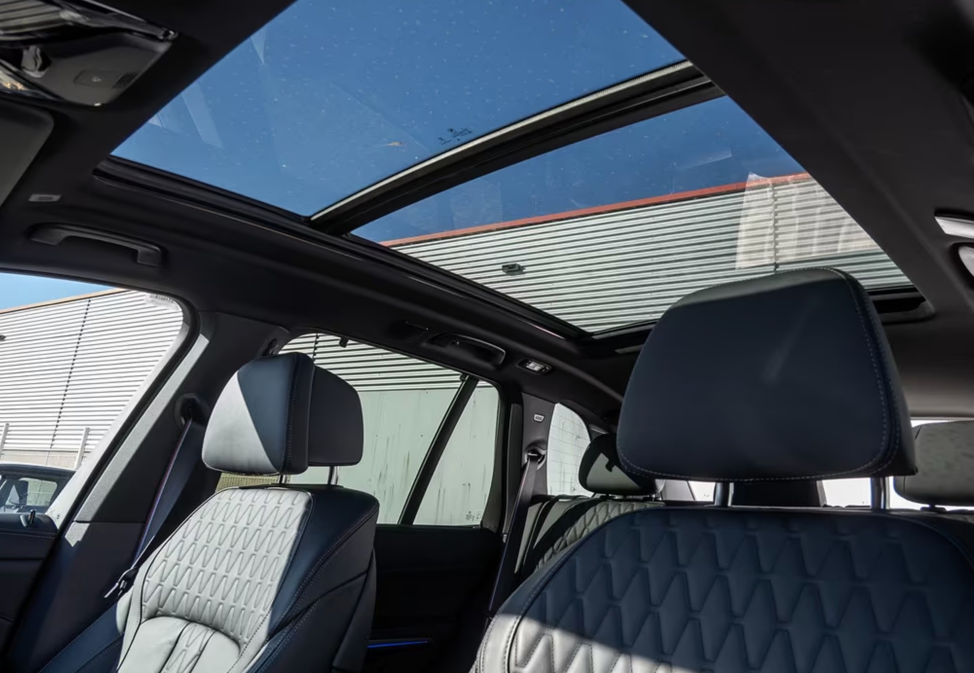 BMW X5 xDrive 48V M60i M Sport Pro Steptronic-image-2