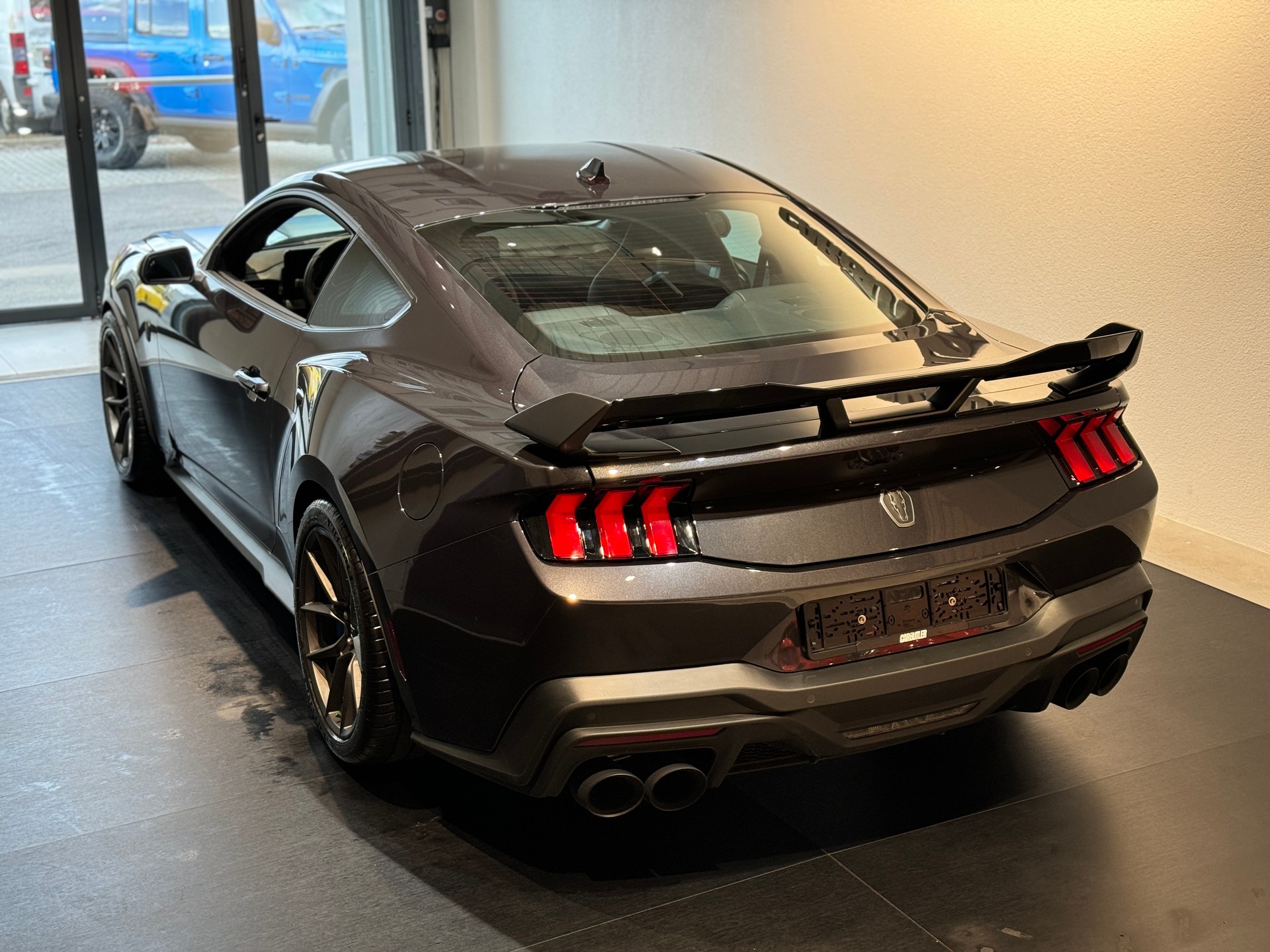 FORD Mustang Fastback 5.0 V8 Dark Horse US Version Handling Pack - DARK GREY MATTER (CARBON BLACK) 🚀 RECARO 799.- pro Monat!-image-10