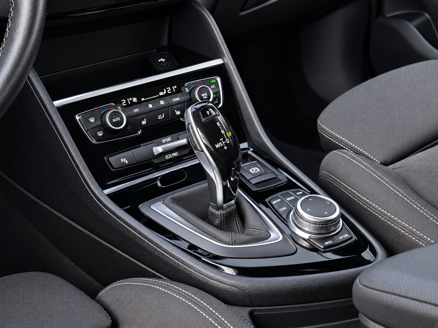BMW 218d xDrive Gran Tourer-image-17