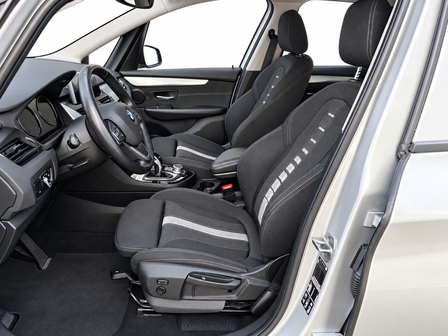 BMW 218d xDrive Gran Tourer-image-7