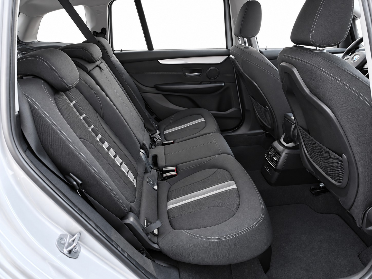 BMW 218d xDrive Gran Tourer-image-16