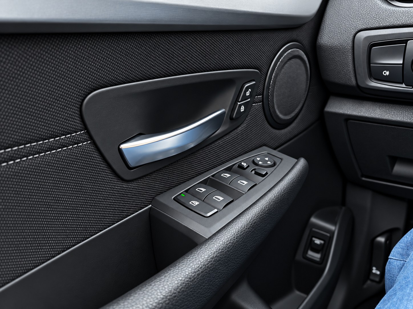 BMW 218d xDrive Gran Tourer-image-22