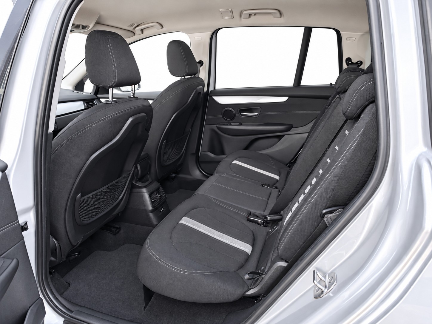 BMW 218d xDrive Gran Tourer-image-10