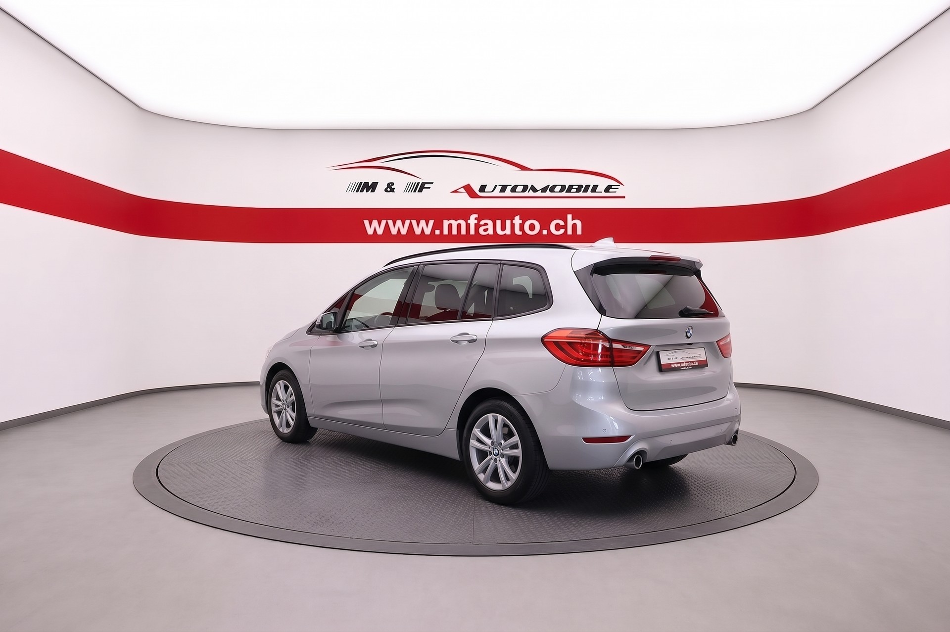 BMW 218d xDrive Gran Tourer-image-6