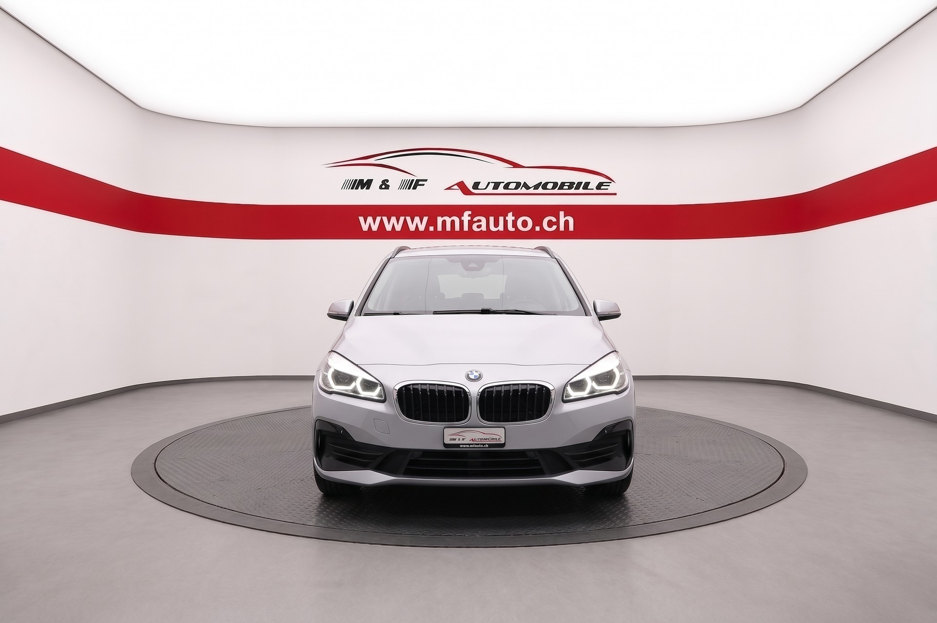 BMW 218d xDrive Gran Tourer-image-1