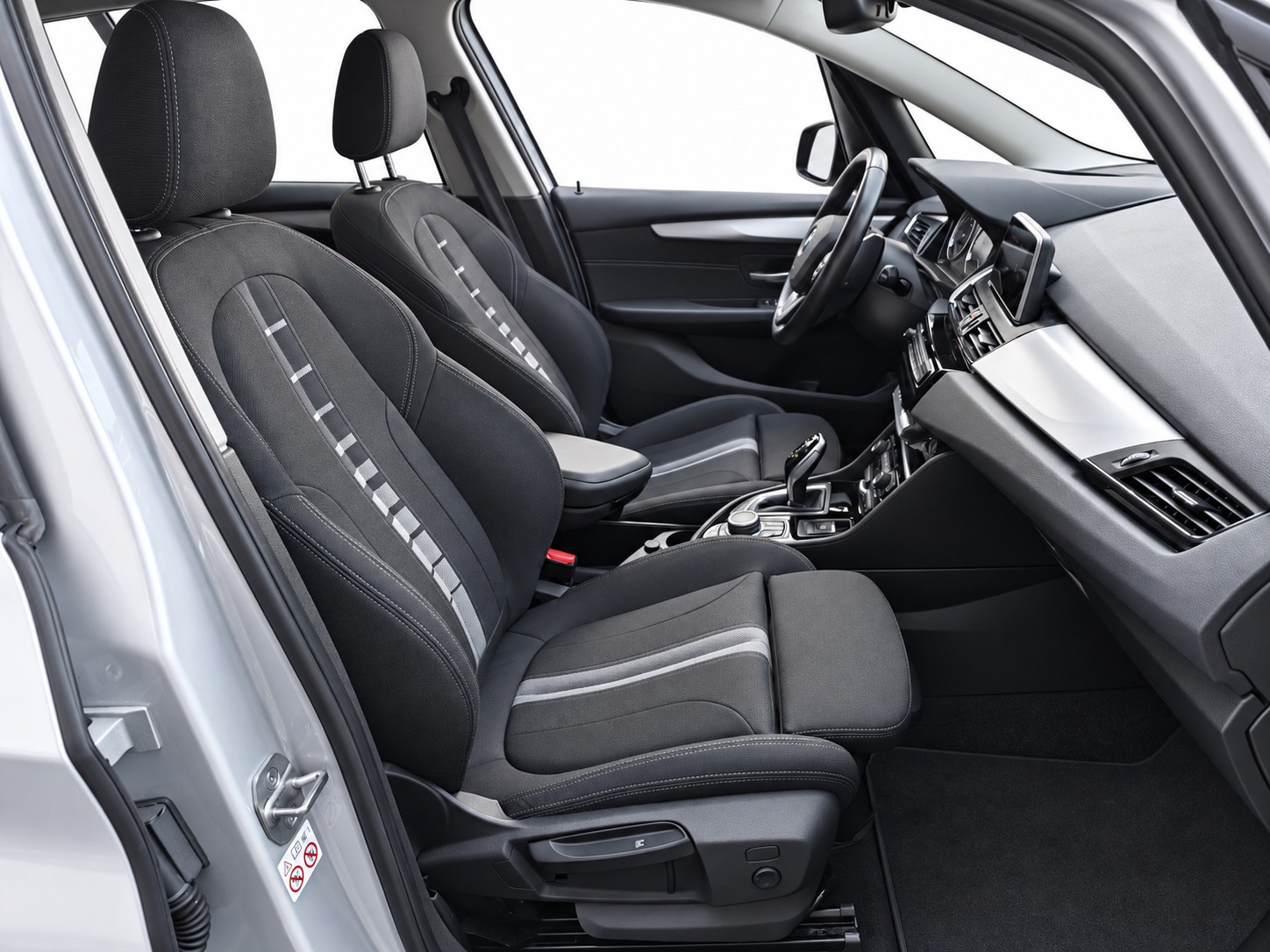 BMW 218d xDrive Gran Tourer-image-14