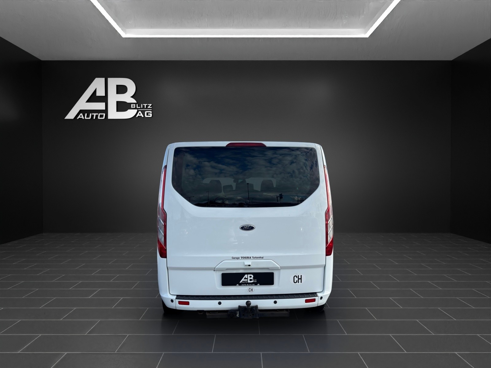 FORD Tourneo Custom 300 L1H1 Titanium * 8-Plätzer *-image-3