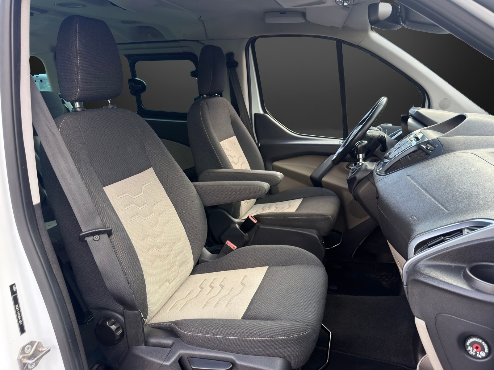 FORD Tourneo Custom 300 L1H1 Titanium * 8-Plätzer *-image-8