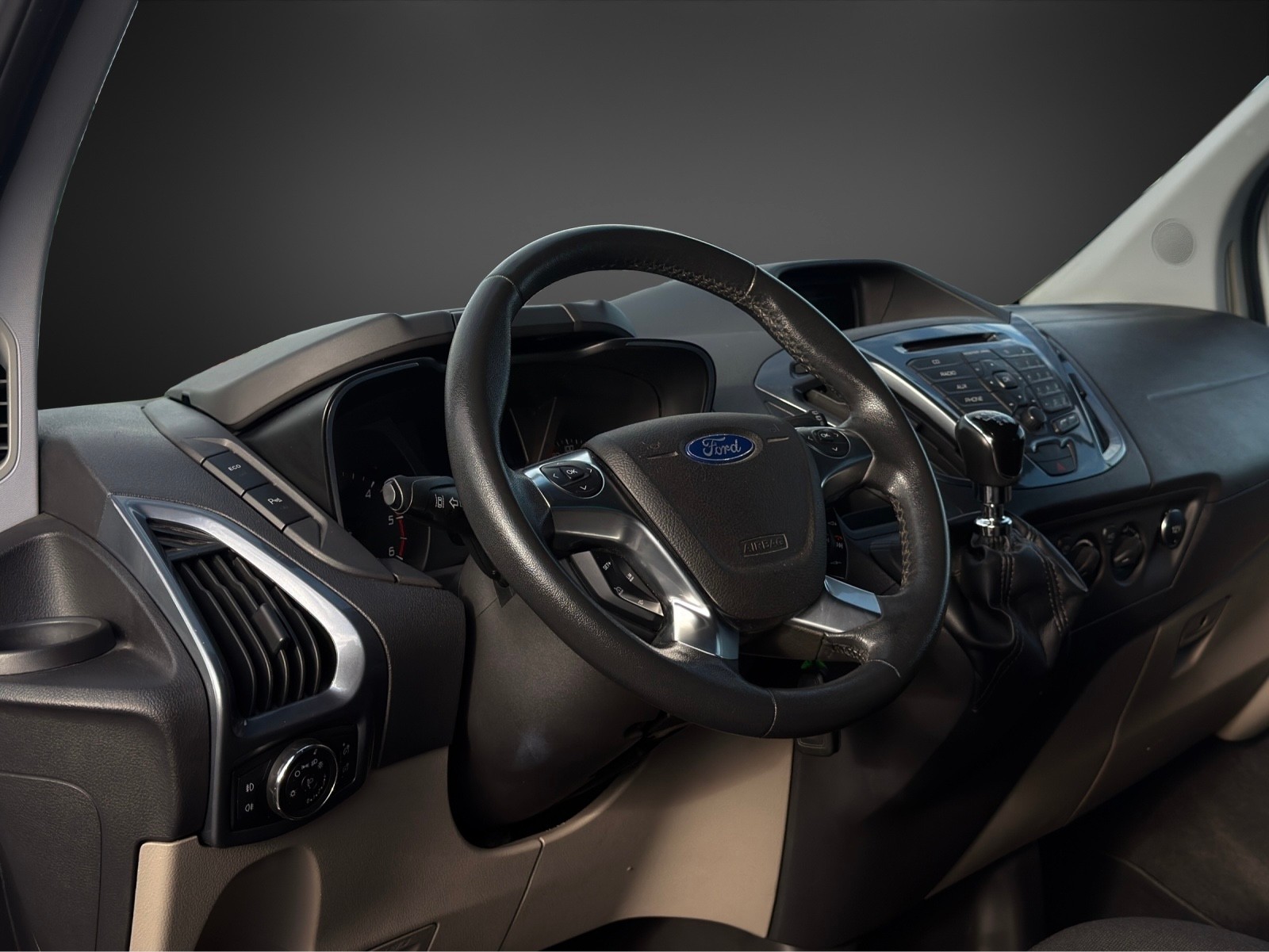 FORD Tourneo Custom 300 L1H1 Titanium * 8-Plätzer *-image-7