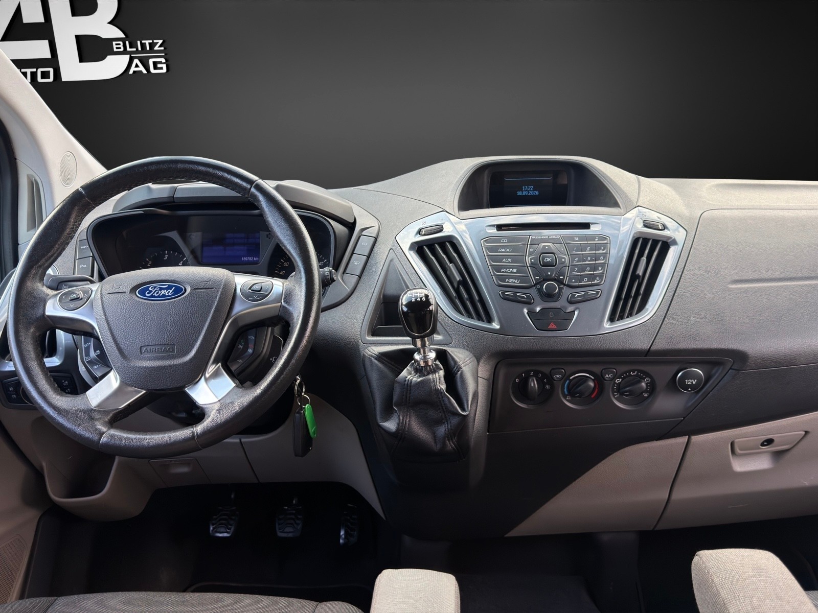 FORD Tourneo Custom 300 L1H1 Titanium * 8-Plätzer *-image-10