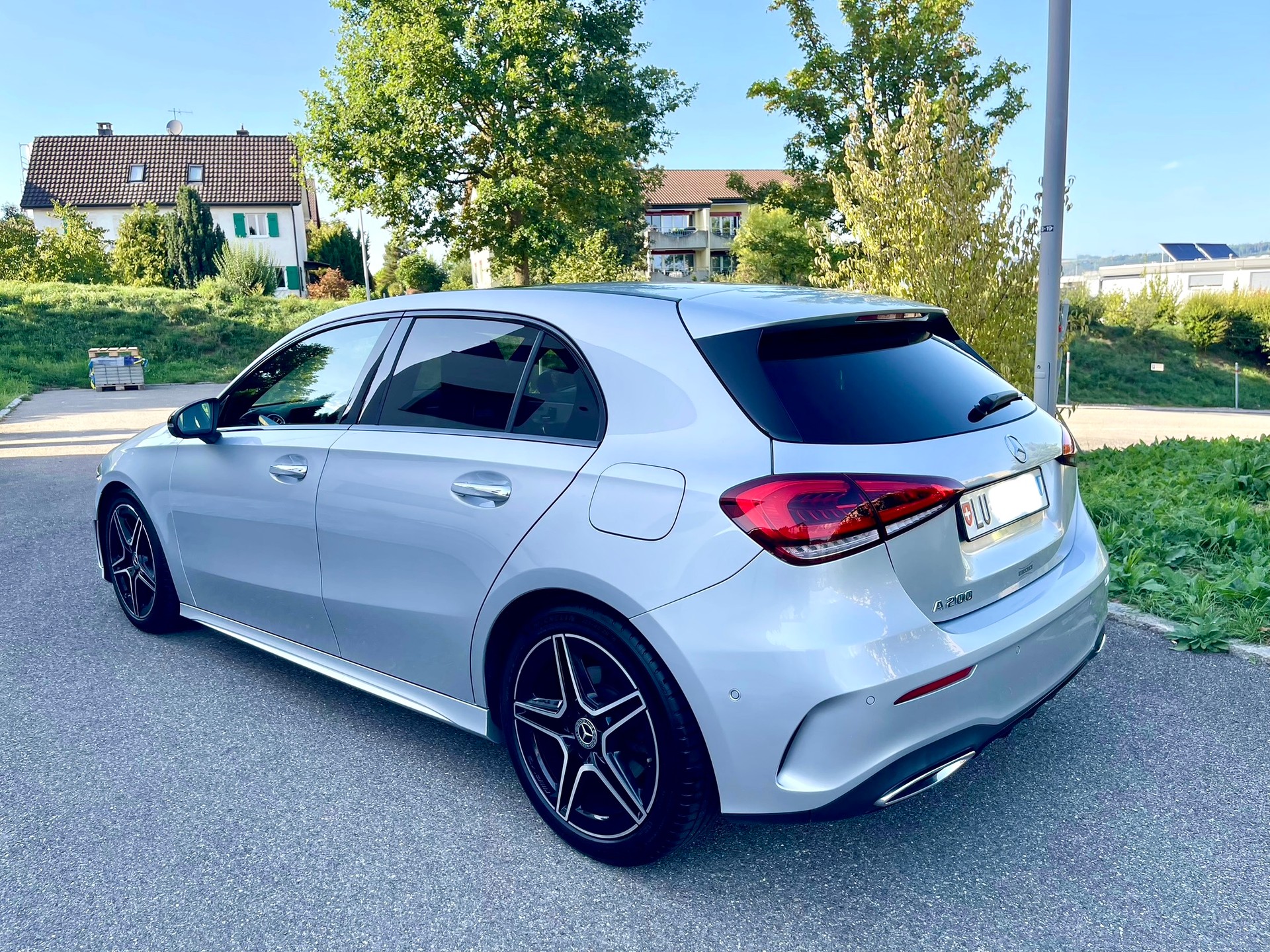 MERCEDES-BENZ A 200 AMG Line-image-1